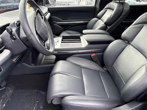 New 2025 Lincoln Navigator Reserve w/ Jet Appearance Package image 23