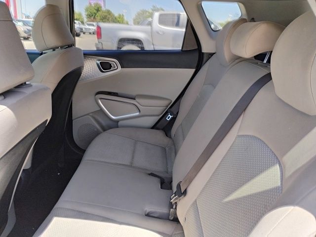 Used 2024 Kia Soul LX w/ Option Group 015 FWD image 7