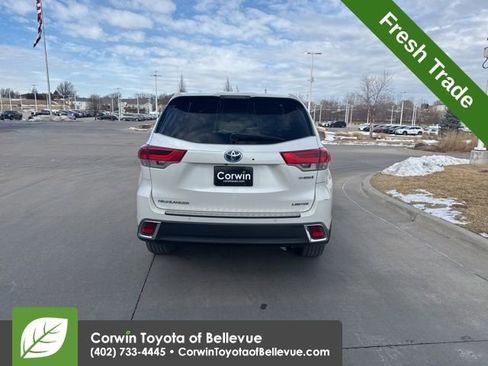 Used 2017 Toyota Highlander Limited w/ Protection Package #3 image 5