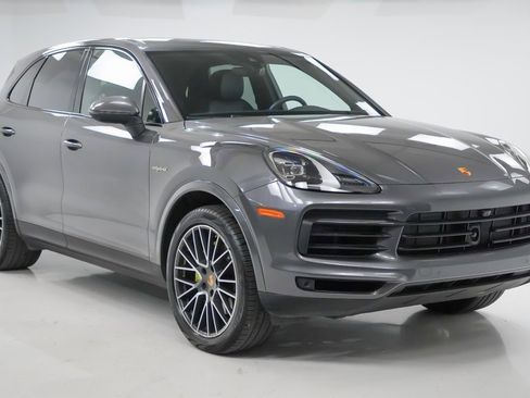 Certified 2023 Porsche Cayenne image 8