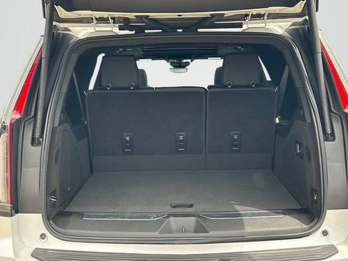 Used 2024 Cadillac Escalade ESV Sport w/ LPO, ONYX Package AWD/4WD image 19