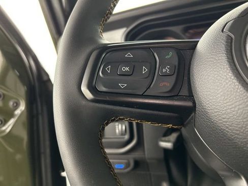 Used 2024 Jeep Wrangler Unlimited AWD/4WD image 9