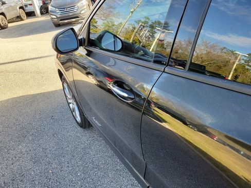 Used 2025 Buick Encore GX Avenir w/ Avenir Technology Package image 28