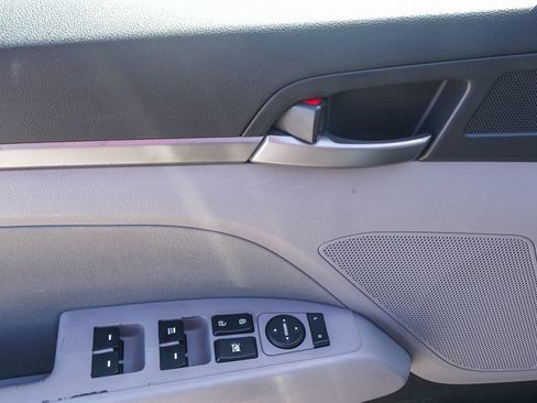 Used 2018 Hyundai Elantra SEL w/ Cargo Package image 20