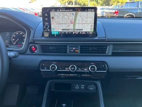 New 2025 Honda Pilot Touring image 23