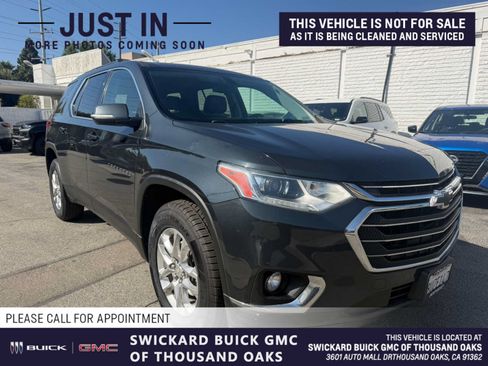 Used 2021 Chevrolet Traverse LT w/ LPO, Cargo Package FWD image 1