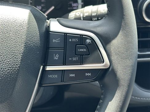 Certified 2024 Toyota Highlander LE image 36