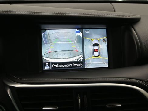 Used 2017 INFINITI QX30 Premium w/ Technology Package image 16