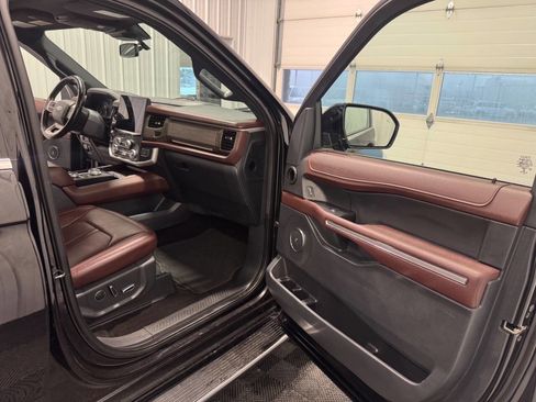 Used 2022 Ford Expedition Max Limited image 21
