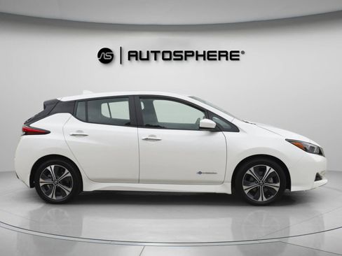 Used 2018 Nissan Leaf SV image 11