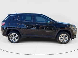 Used 2024 Jeep Compass Sport video 2