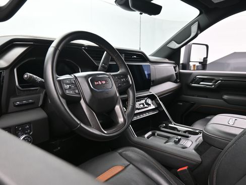 Used 2024 GMC Sierra 2500 AT4 w/ AT4 Premium Plus Package image 16