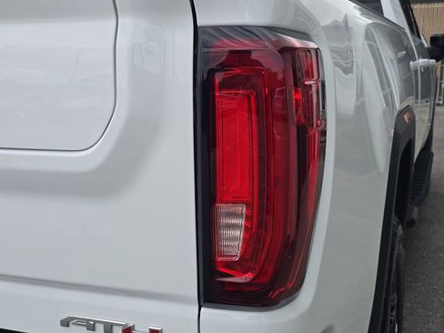Certified 2022 GMC Sierra 2500 AT4 w/ AT4 Preferred Package image 7