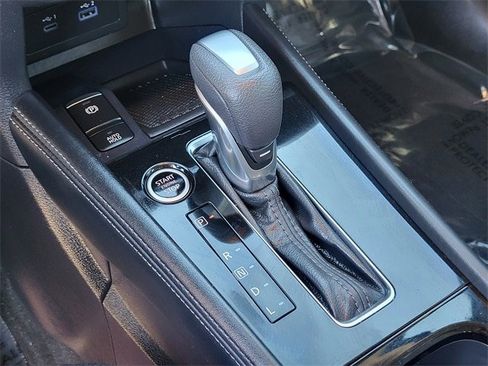 Used 2024 Nissan Kicks SR w/ SR Premium Package image 17