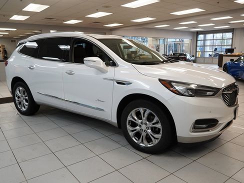 Used 2018 Buick Enclave Avenir w/ Avenir Technology Package image 14
