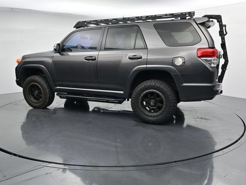 Used 2010 Toyota 4Runner SR5 AWD/4WD image 5