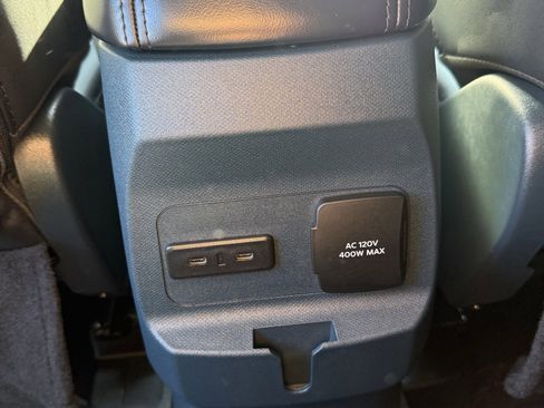 Used 2025 Ford Maverick Lariat w/ Black Appearance Package image 13