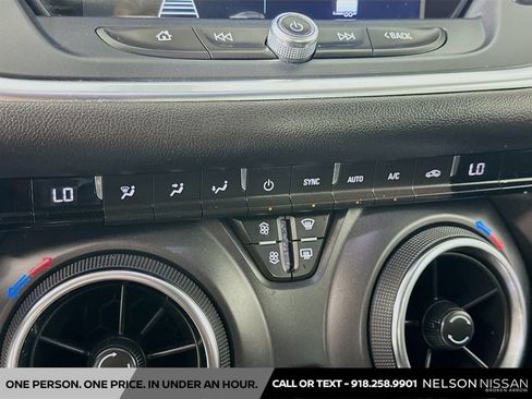 Used 2019 Chevrolet Blazer LT w/ LPO, Sport Package AWD/4WD image 16