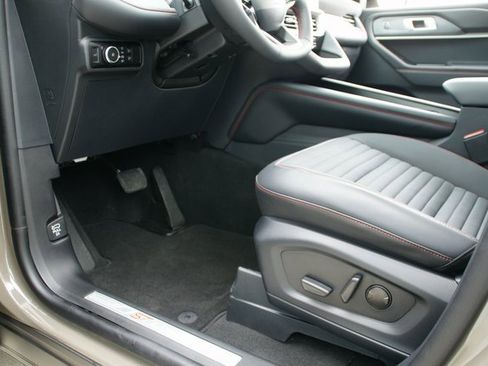 New 2026 Ford Explorer ST-Line w/ ST-Line Street Pack image 16