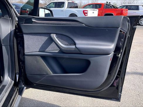 Used 2023 Tesla Model X image 25