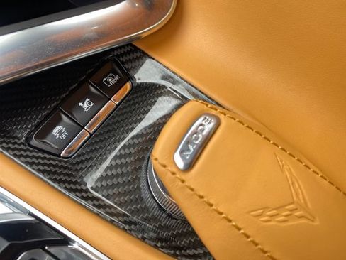 Used 2021 Chevrolet Corvette Stingray Premium Conv w/ Z51 Performance Package RWD image 33