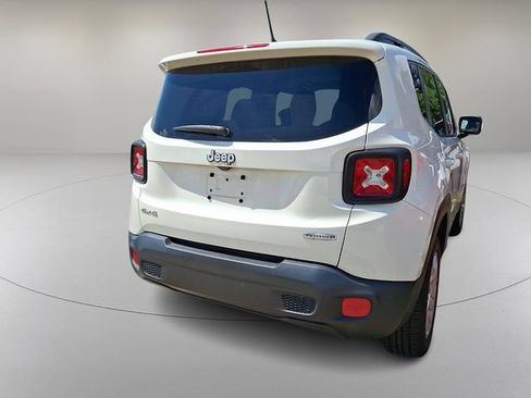 Used 2017 Jeep Renegade Latitude w/ Popular Equipment Group AWD/4WD image 7