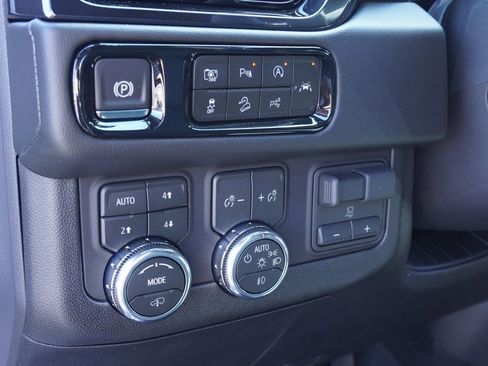 New 2026 GMC Yukon XL AT4 w/ AT4 Premium Plus Package image 19