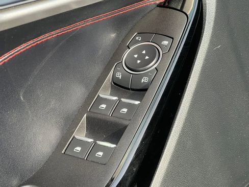 Certified 2022 Ford Explorer ST-Line w/ Class IV Trailer Tow Package image 18