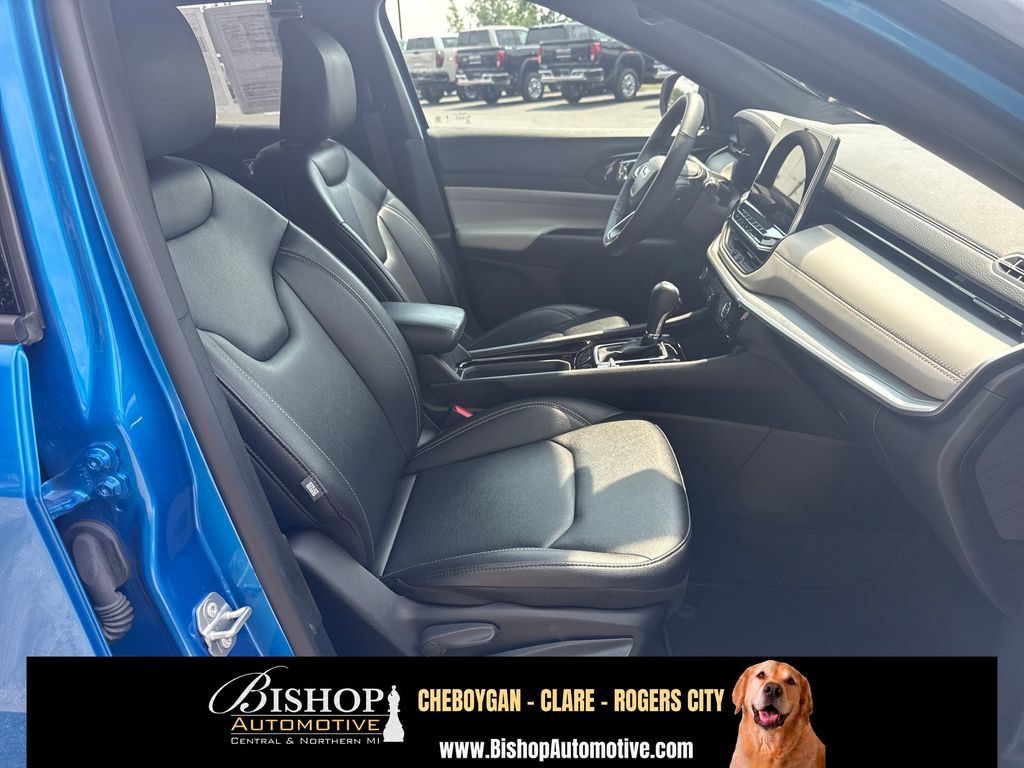 Used 2025 Jeep Compass Limited AWD/4WD image 19