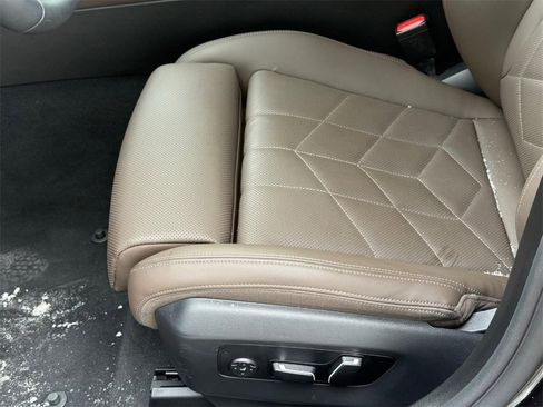 Used 2025 BMW 540i xDrive image 21