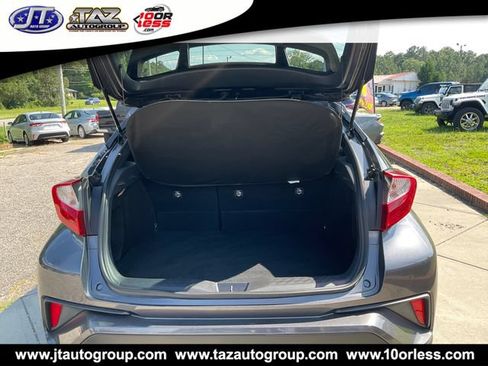 Used 2018 Toyota C-HR XLE FWD image 16