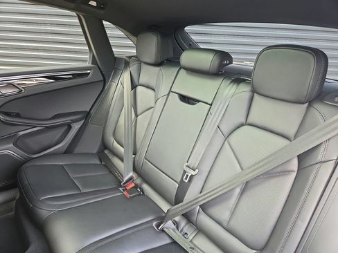 Certified 2026 Porsche Macan AWD/4WD image 16