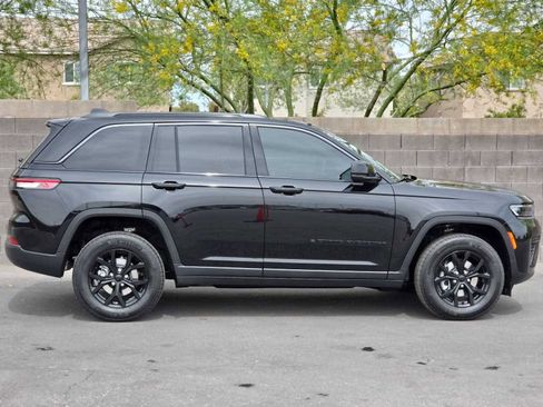 New 2026 Jeep Grand Cherokee Altitude AWD/4WD image 31