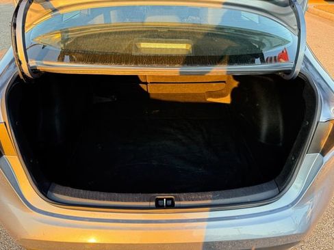 Used 2023 Toyota Corolla LE image 31