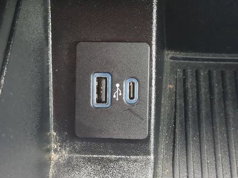 Used 2021 Ford Expedition XLT w/ FX4 Off-Road Package AWD/4WD image 26