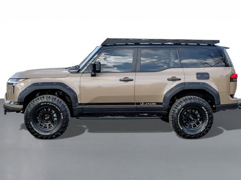 Used 2025 Lexus GX 550 image 9