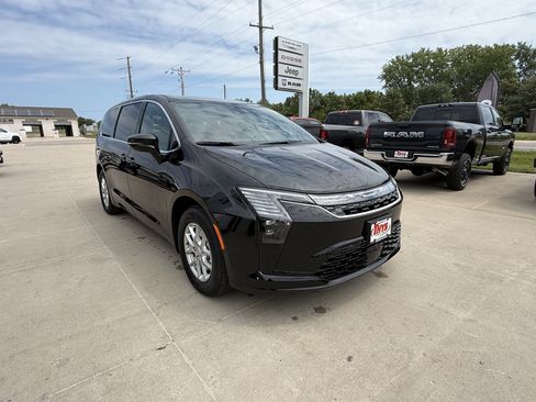 New 2027 Chrysler Pacifica Select FWD image 31