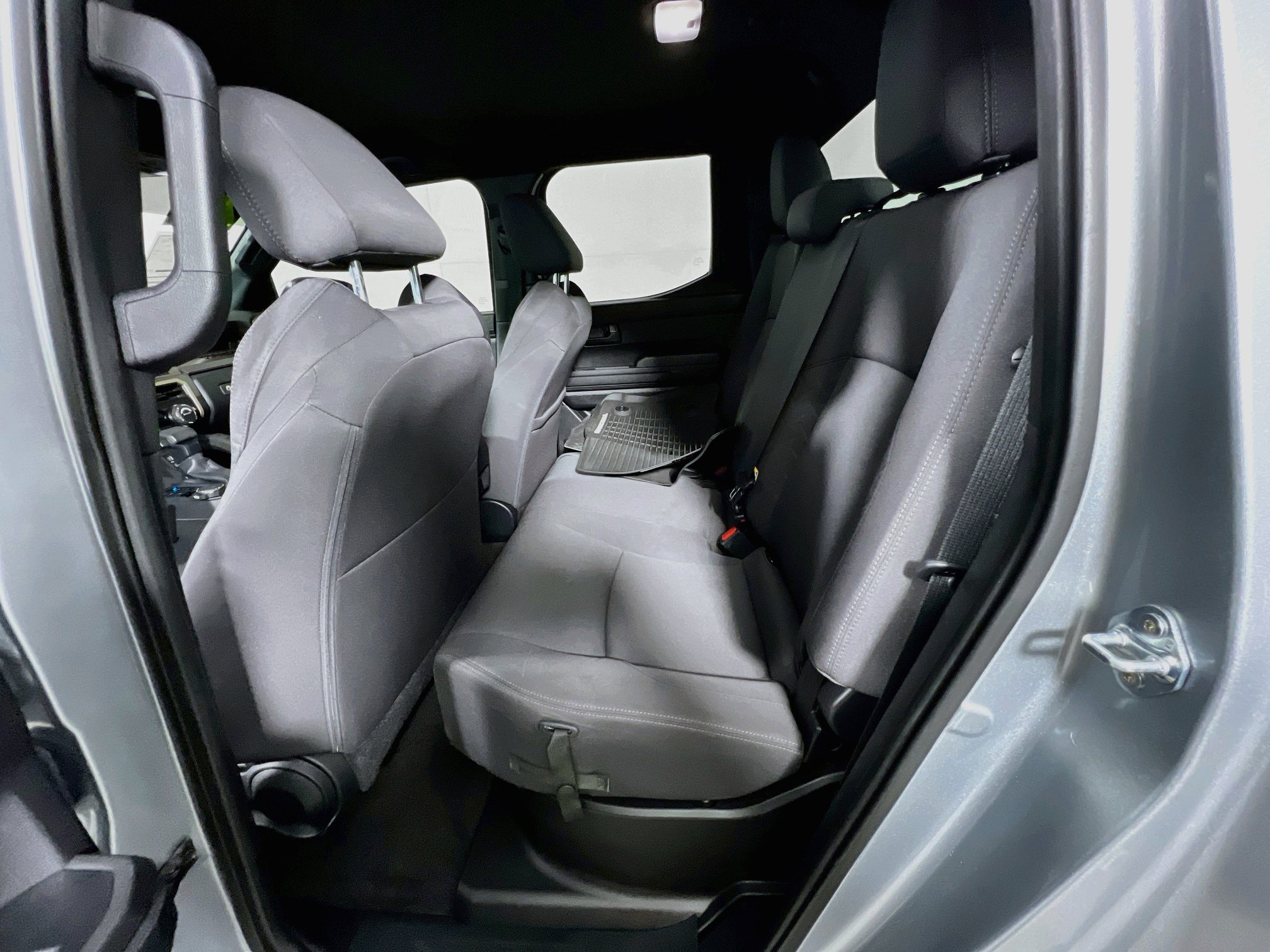 Used 2025 Toyota Tacoma SR5 AWD/4WD image 29
