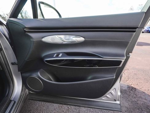 Used 2025 Genesis GV70 2.5T image 11