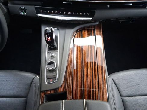 Used 2024 Cadillac Escalade Premium Luxury image 12
