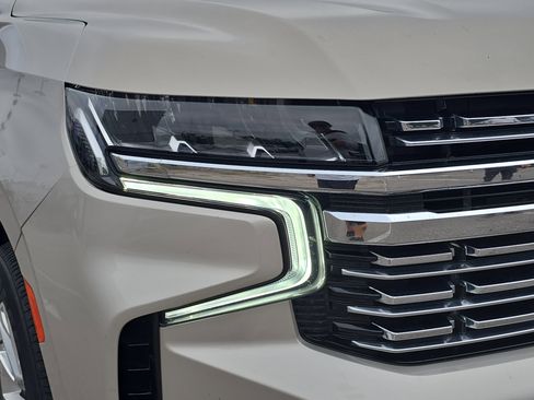 Used 2021 Chevrolet Suburban Premier image 7