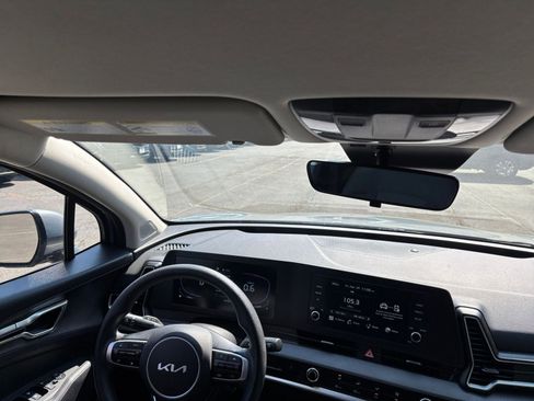 Used 2025 Kia Sportage LX FWD image 33