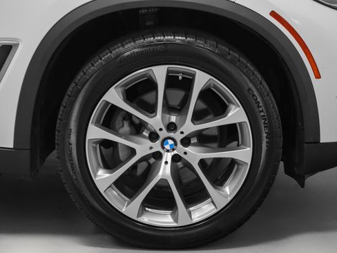 Used 2019 BMW X5 xDrive40i w/ Premium Package 2 AWD/4WD image 16