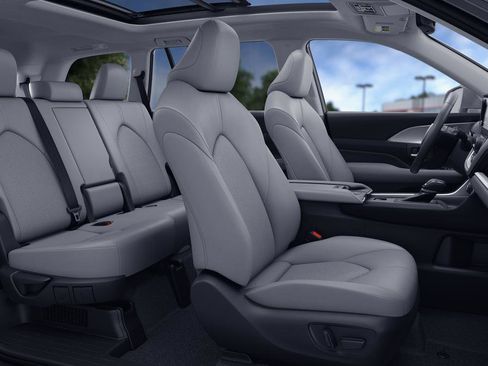 New 2026 Toyota Grand Highlander XLE image 20