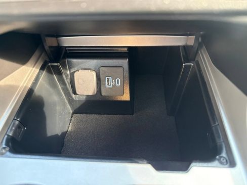 Used 2021 Ford Explorer ST w/ Equipment Group 401A AWD/4WD image 31