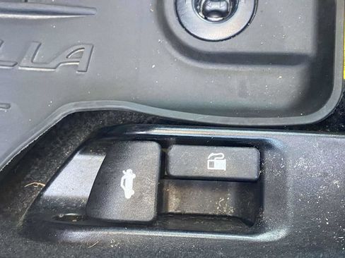 Used 2026 Toyota Corolla LE FWD image 20