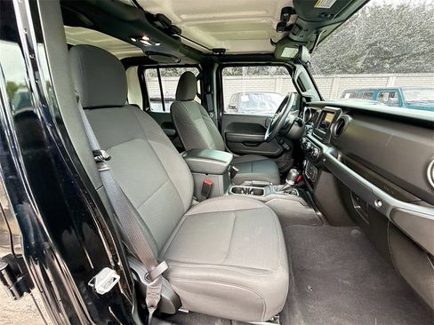 Used 2022 Jeep Gladiator Sport image 33
