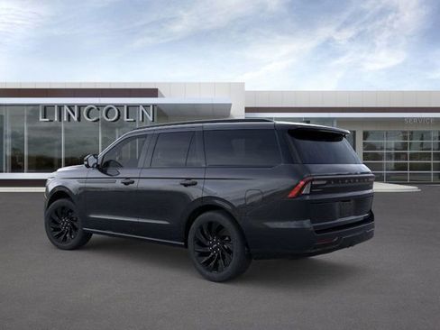 New 2025 Lincoln Navigator Reserve w/ Jet Appearance Package AWD/4WD image 4