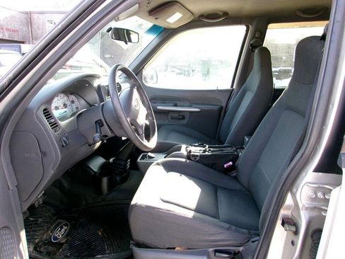 Used 2002 Ford Explorer Sport Trac 4x4 image 6