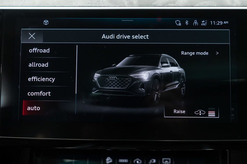 Used 2024 Audi Q8 e-tron Premium AWD/4WD image 23